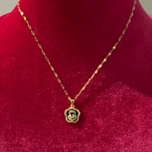 NWOT: Earrings & Pendant Set ..